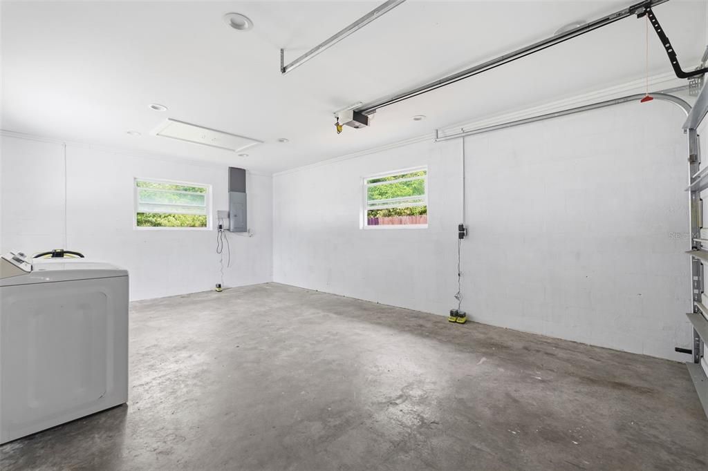 Activo con contrato: $329,000 (2 camas, 1 baños, 984 Pies cuadrados)