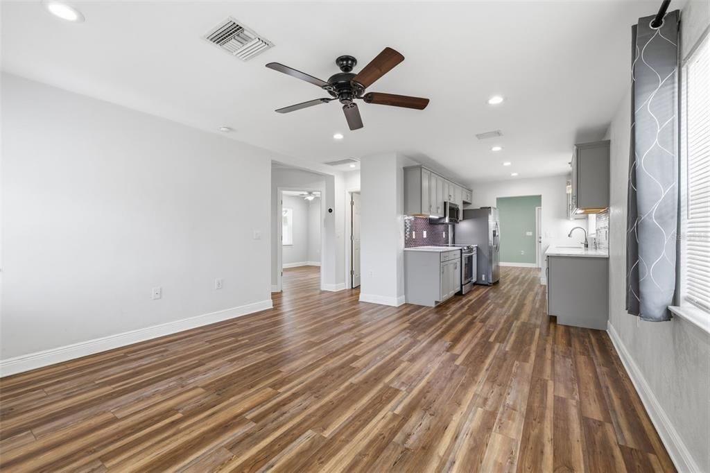 Activo con contrato: $329,000 (2 camas, 1 baños, 984 Pies cuadrados)