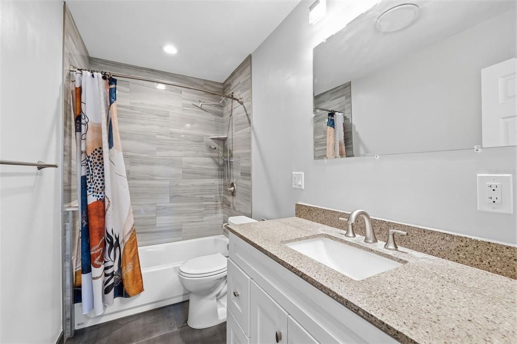 Activo con contrato: $329,000 (2 camas, 1 baños, 984 Pies cuadrados)