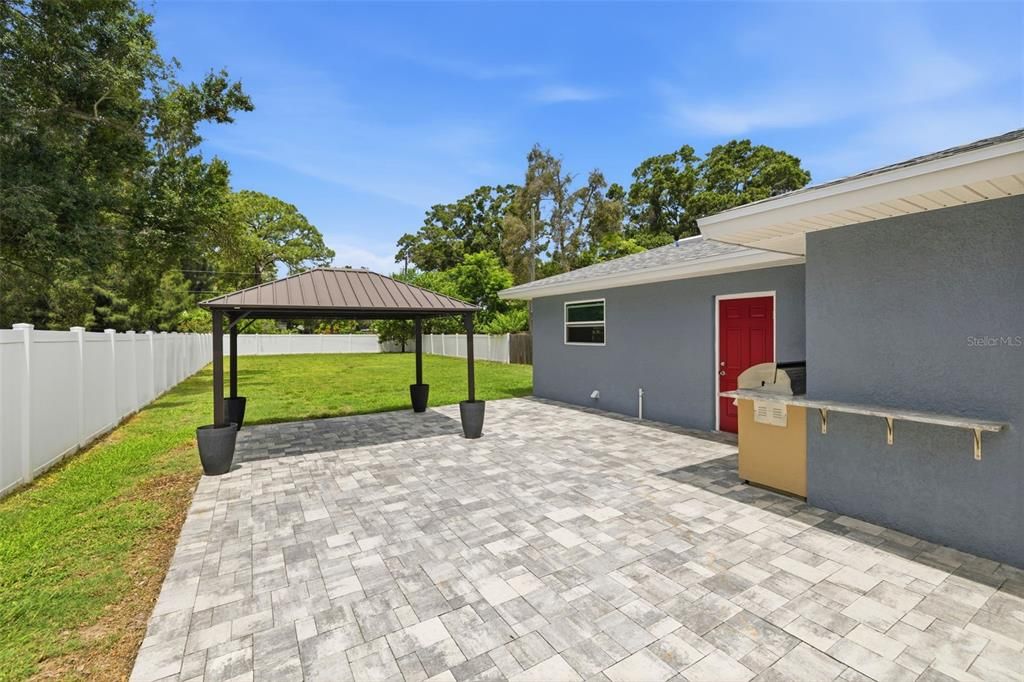 Activo con contrato: $329,000 (2 camas, 1 baños, 984 Pies cuadrados)