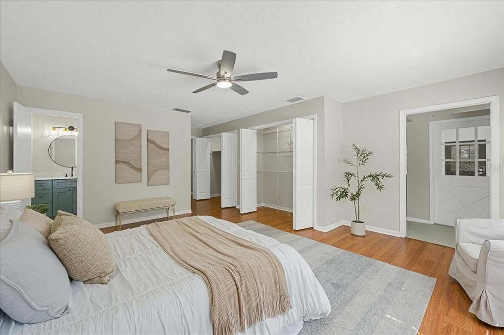 En Venta: $499,900 (4 camas, 2 baños, 1937 Pies cuadrados)