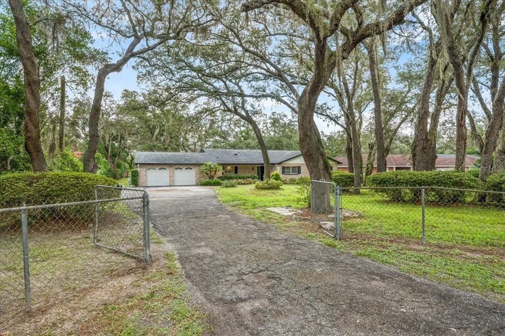 En Venta: $499,900 (4 camas, 2 baños, 1937 Pies cuadrados)