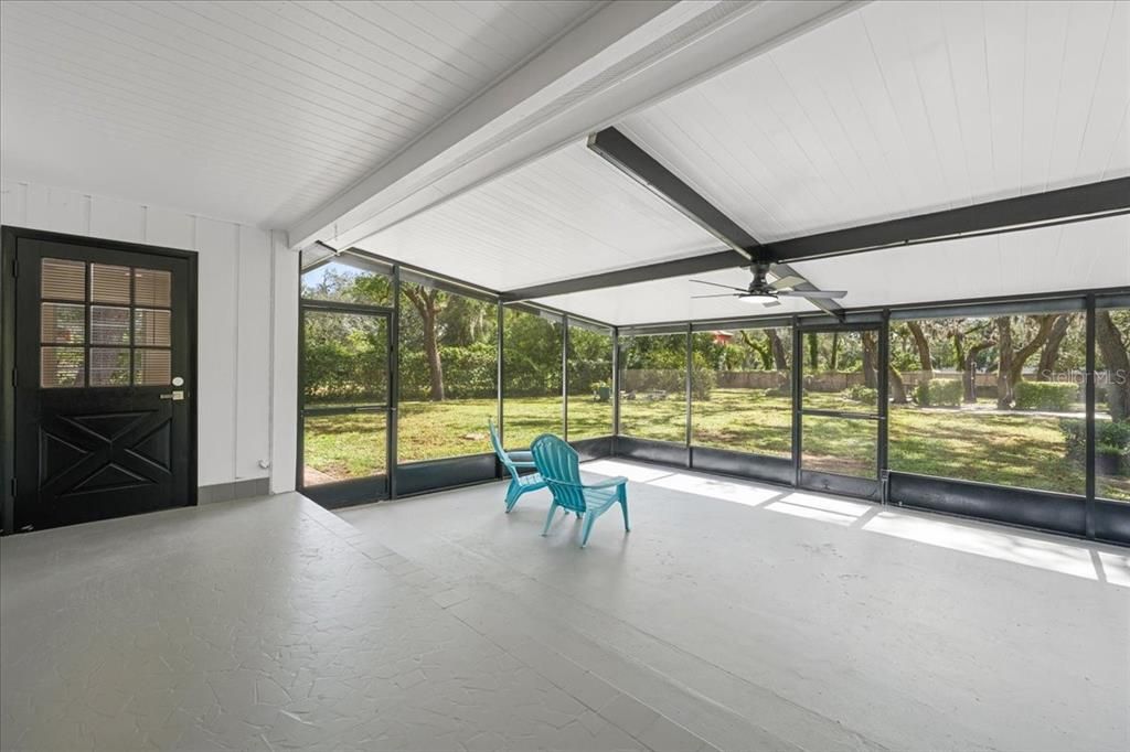 En Venta: $499,900 (4 camas, 2 baños, 1937 Pies cuadrados)