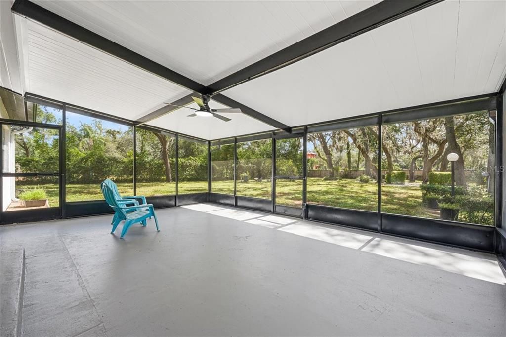 En Venta: $499,900 (4 camas, 2 baños, 1937 Pies cuadrados)