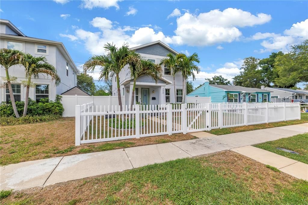 Active With Contract: $725,000 (3 beds, 2 baths, 1748 Square Feet)