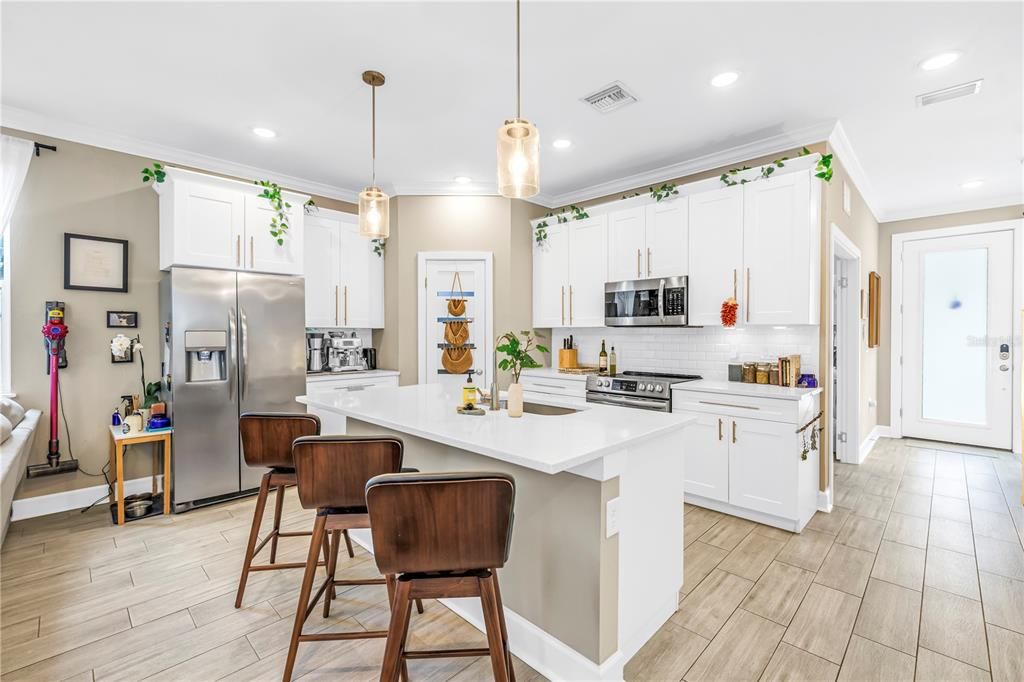 Active With Contract: $725,000 (3 beds, 2 baths, 1748 Square Feet)