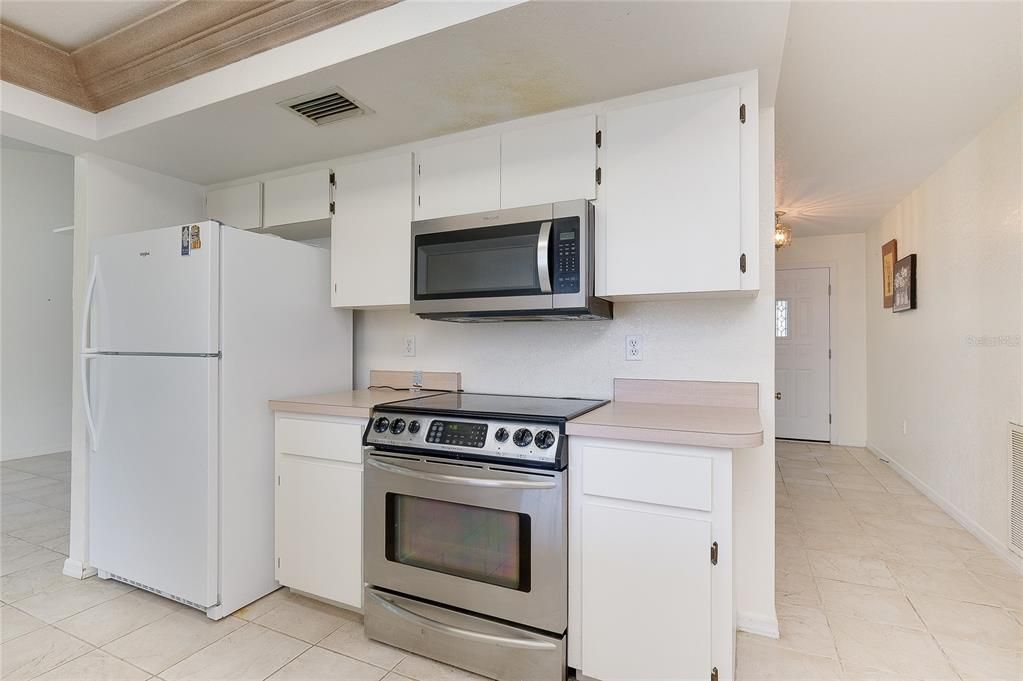 En Venta: $298,000 (3 camas, 2 baños, 1958 Pies cuadrados)