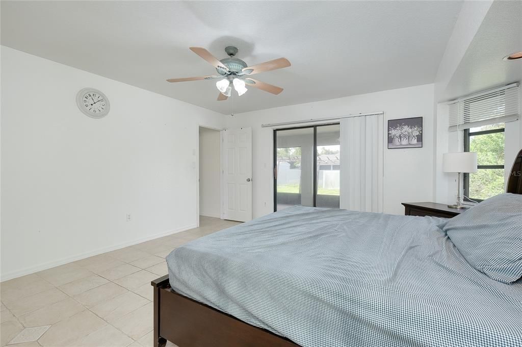En Venta: $298,000 (3 camas, 2 baños, 1958 Pies cuadrados)