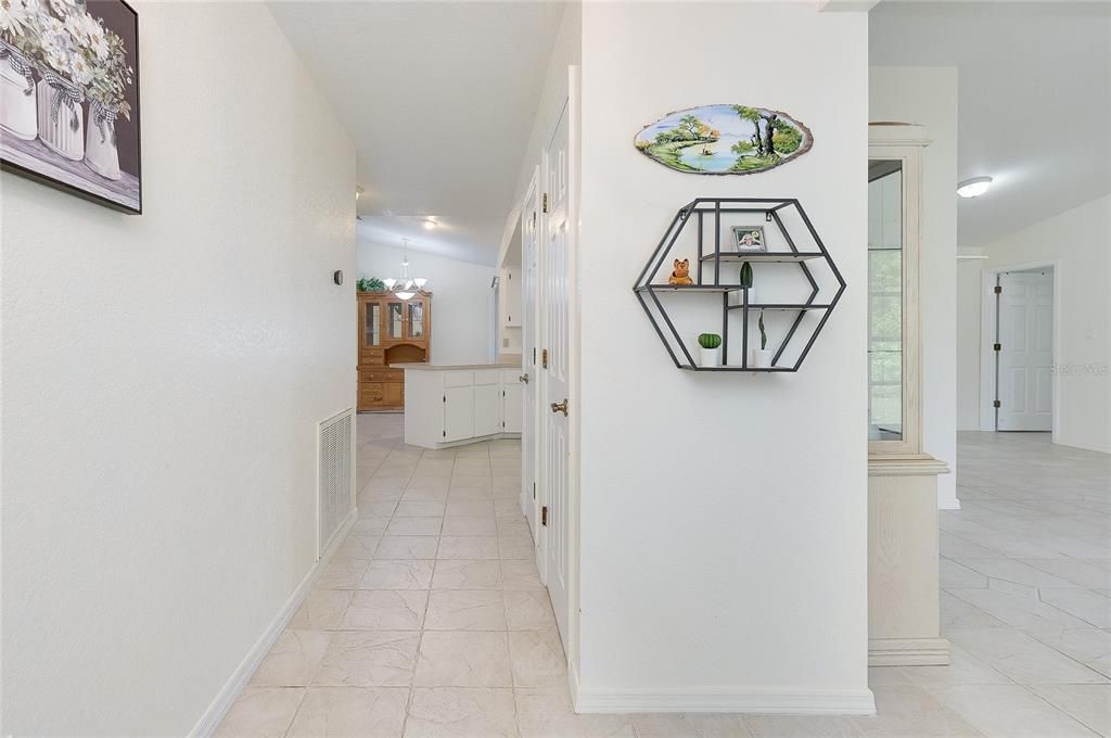 En Venta: $298,000 (3 camas, 2 baños, 1958 Pies cuadrados)