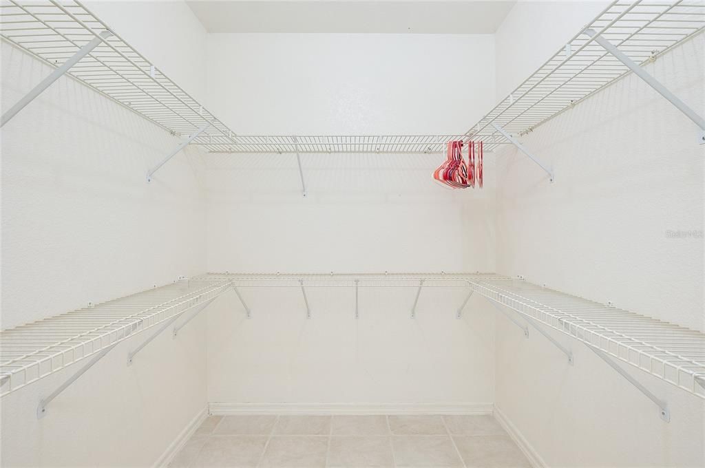 En Venta: $298,000 (3 camas, 2 baños, 1958 Pies cuadrados)