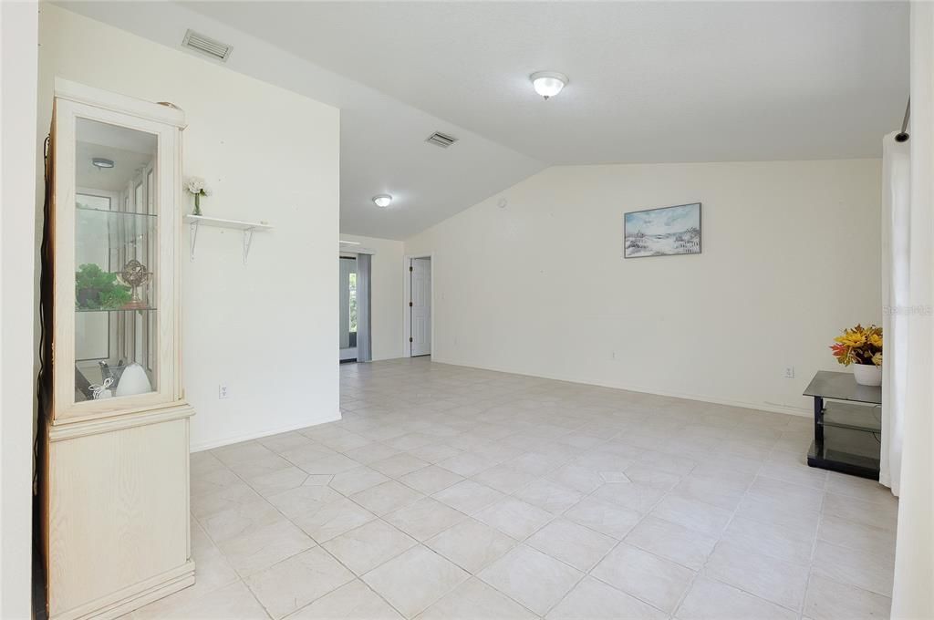 En Venta: $298,000 (3 camas, 2 baños, 1958 Pies cuadrados)