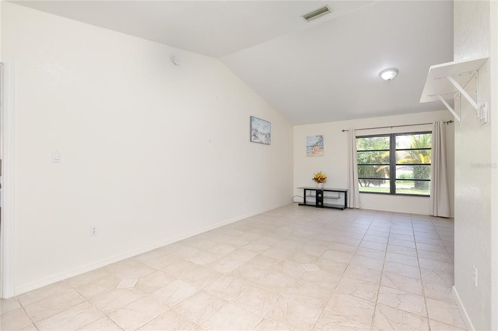 En Venta: $298,000 (3 camas, 2 baños, 1958 Pies cuadrados)