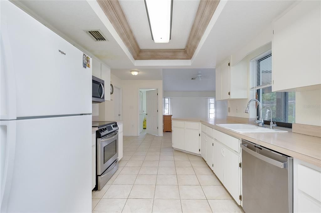 En Venta: $298,000 (3 camas, 2 baños, 1958 Pies cuadrados)