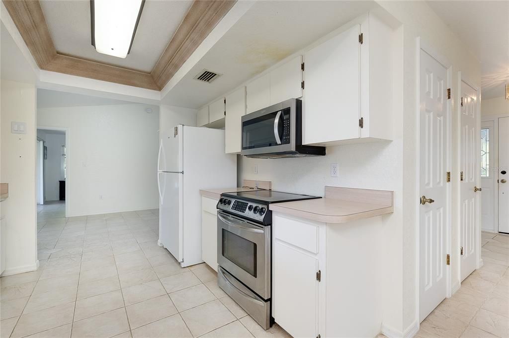 En Venta: $298,000 (3 camas, 2 baños, 1958 Pies cuadrados)