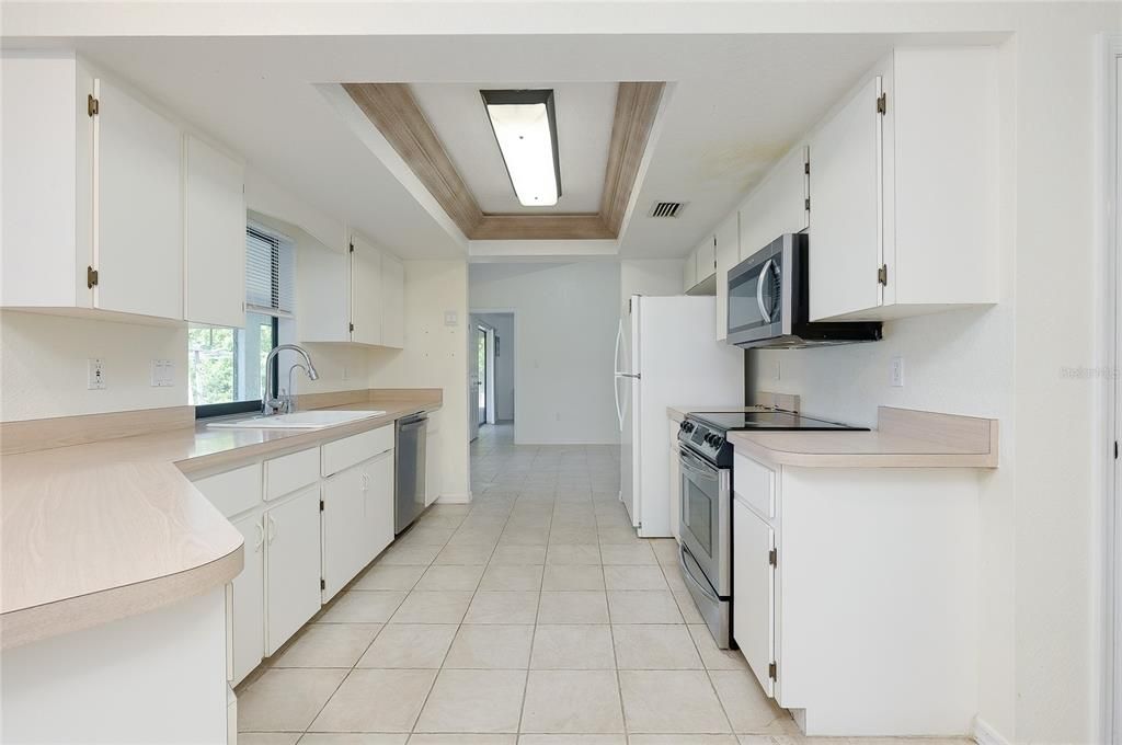 En Venta: $298,000 (3 camas, 2 baños, 1958 Pies cuadrados)