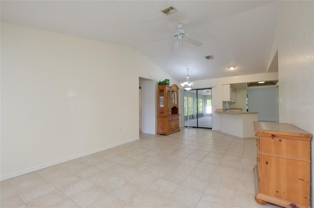 En Venta: $298,000 (3 camas, 2 baños, 1958 Pies cuadrados)
