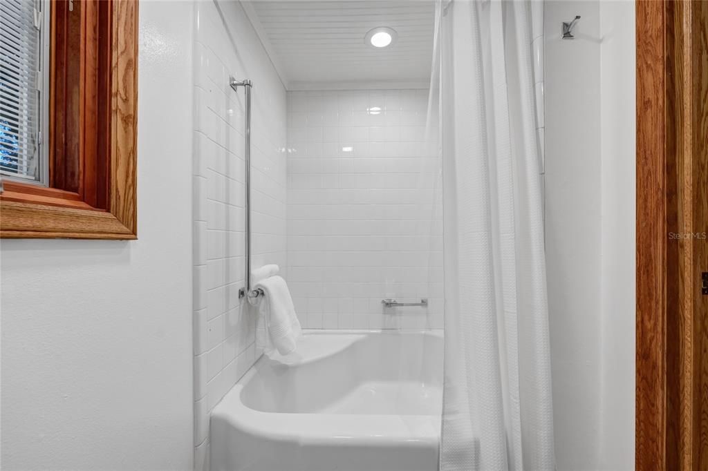 В аренду: $4,900 (4 спален, 4 ванн, 2271 Квадратных фут)