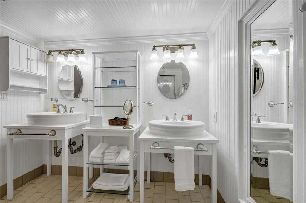 В аренду: $4,900 (4 спален, 4 ванн, 2271 Квадратных фут)