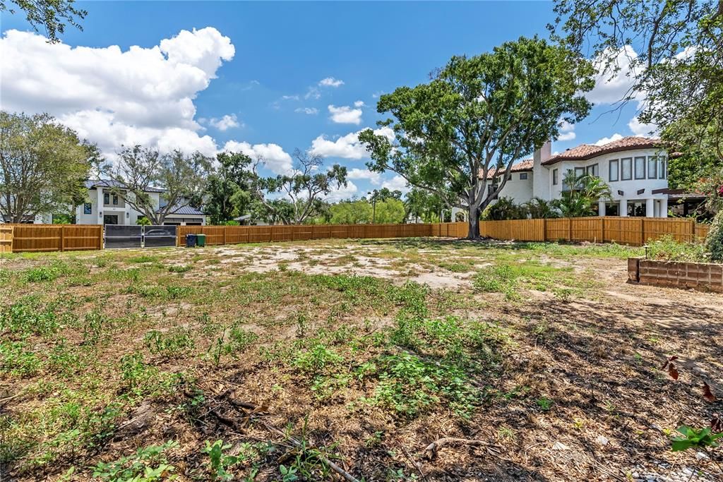 For Sale: $4,890,000 (0.40 acres)