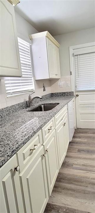 В аренду: $1,695 (2 спален, 1 ванн, 945 Квадратных фут)