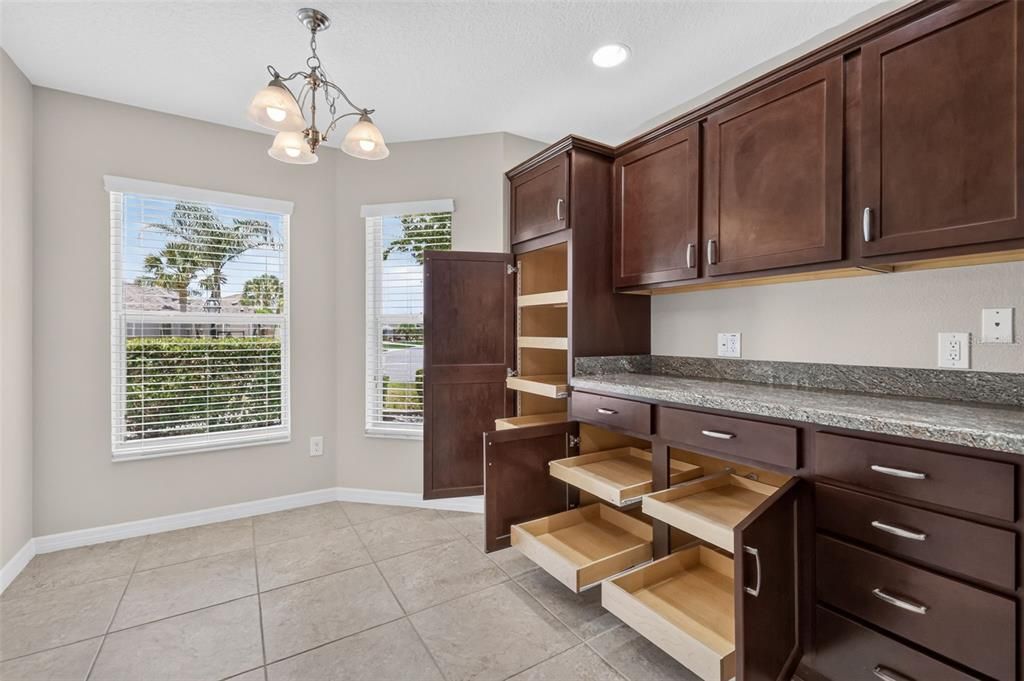For Sale: $425,000 (3 beds, 2 baths, 1541 Square Feet)