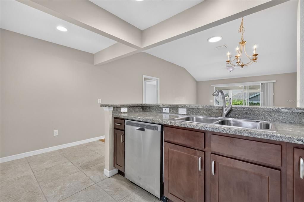 For Sale: $425,000 (3 beds, 2 baths, 1541 Square Feet)