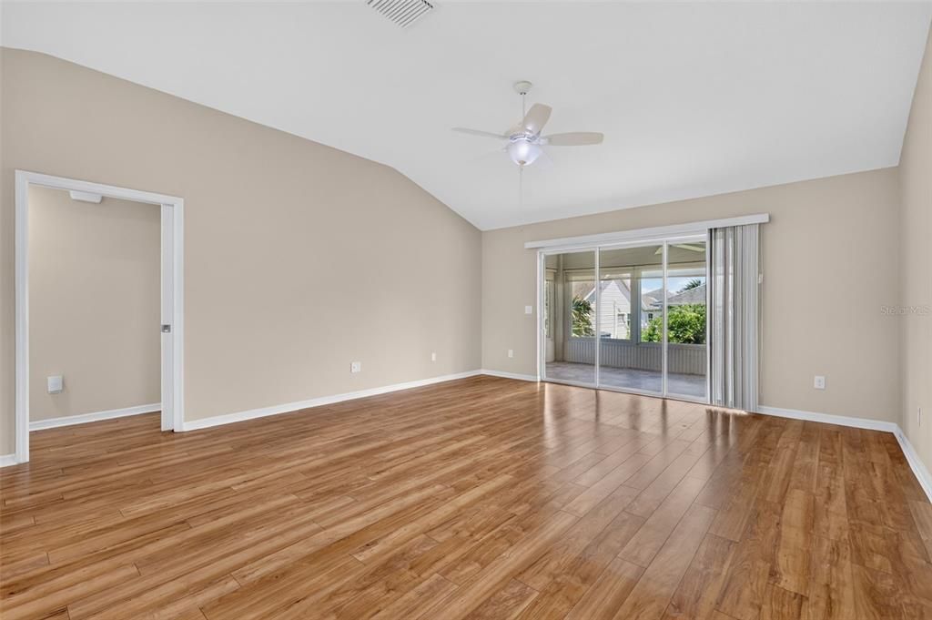 For Sale: $425,000 (3 beds, 2 baths, 1541 Square Feet)