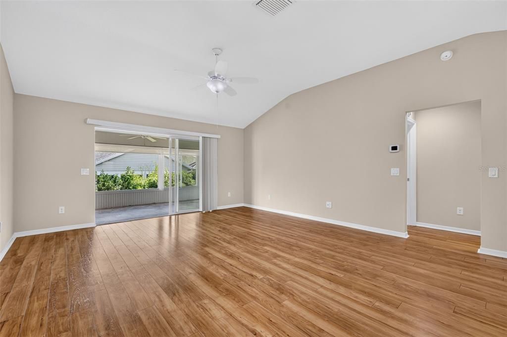 For Sale: $425,000 (3 beds, 2 baths, 1541 Square Feet)