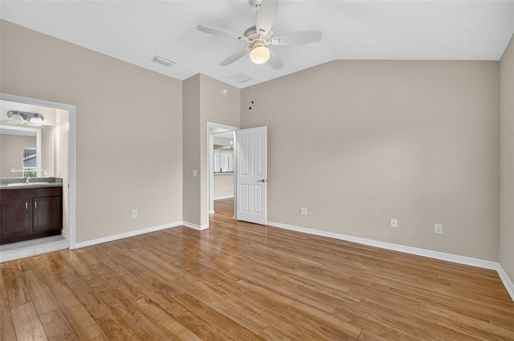 For Sale: $425,000 (3 beds, 2 baths, 1541 Square Feet)