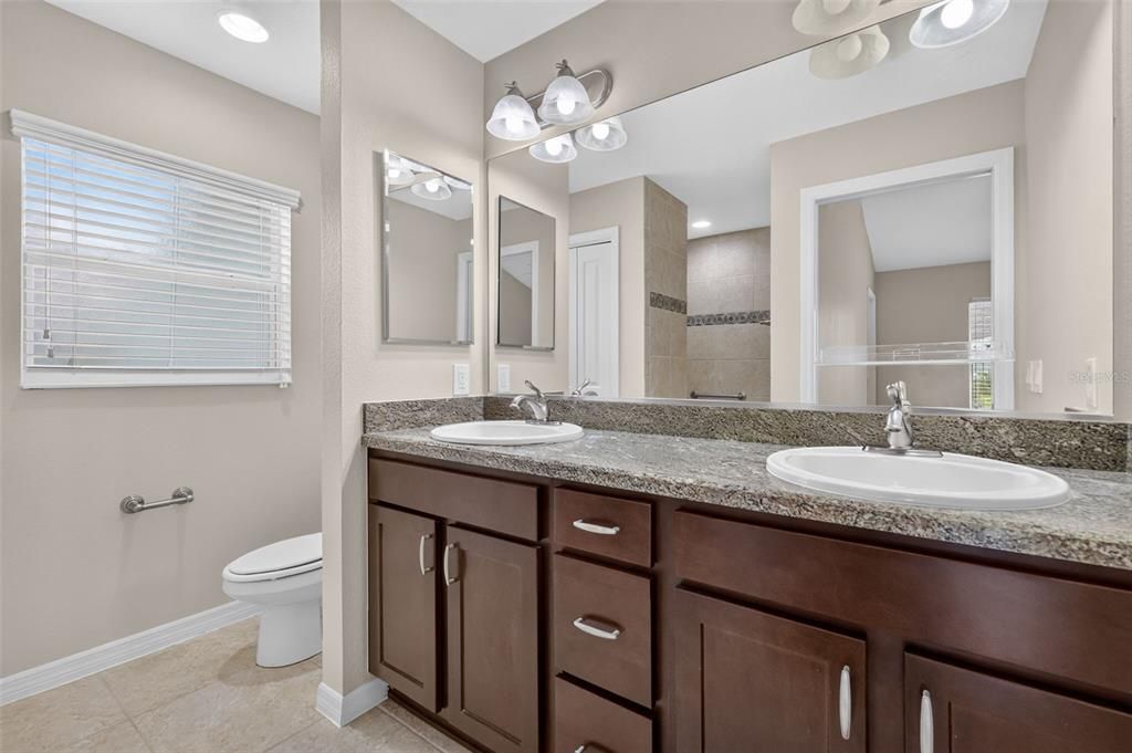For Sale: $425,000 (3 beds, 2 baths, 1541 Square Feet)