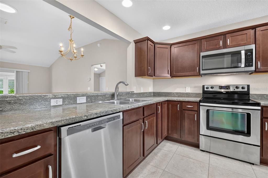For Sale: $425,000 (3 beds, 2 baths, 1541 Square Feet)