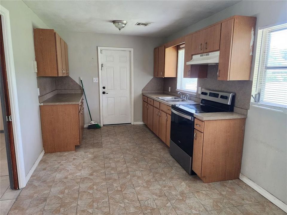 На продажу: $259,000 (3 спален, 2 ванн, 1631 Квадратных фут)
