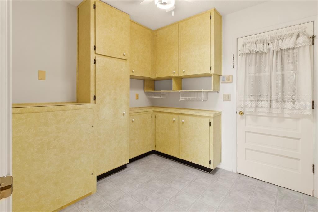 На продажу: $220,000 (2 спален, 2 ванн, 1657 Квадратных фут)