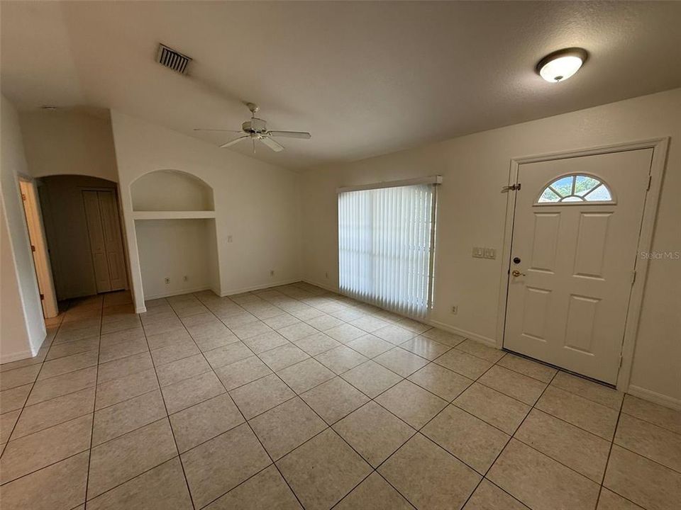 В аренду: $1,795 (3 спален, 2 ванн, 1241 Квадратных фут)