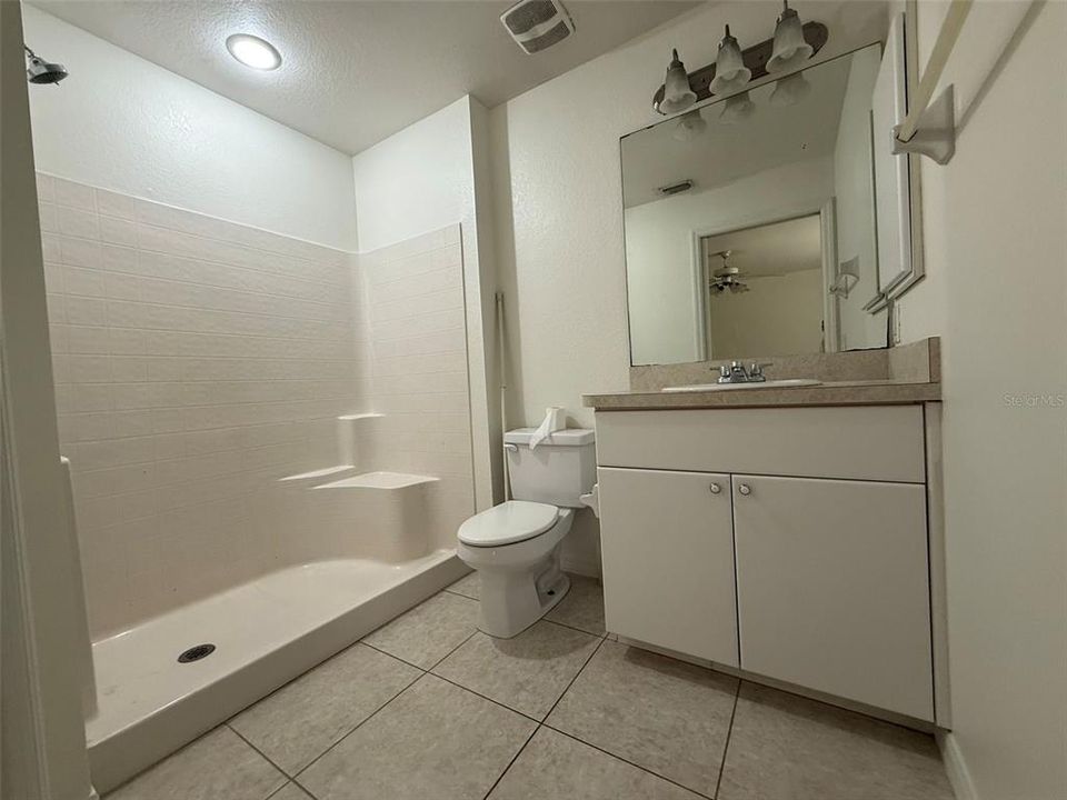 В аренду: $1,795 (3 спален, 2 ванн, 1241 Квадратных фут)