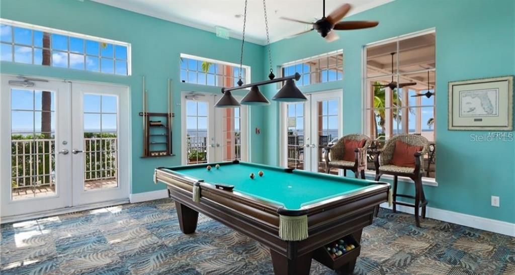 For Rent: $2,050 (2 beds, 1 baths, 720 Square Feet)
