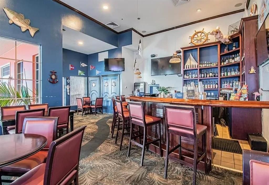 For Rent: $2,050 (2 beds, 1 baths, 720 Square Feet)