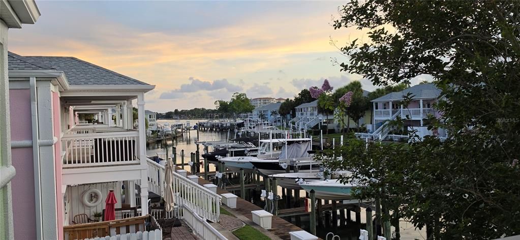 For Rent: $2,050 (2 beds, 1 baths, 720 Square Feet)