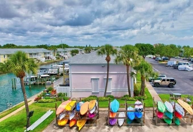 For Rent: $2,050 (2 beds, 1 baths, 720 Square Feet)