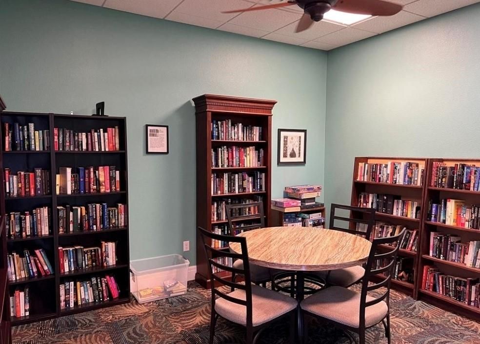 For Rent: $2,050 (2 beds, 1 baths, 720 Square Feet)