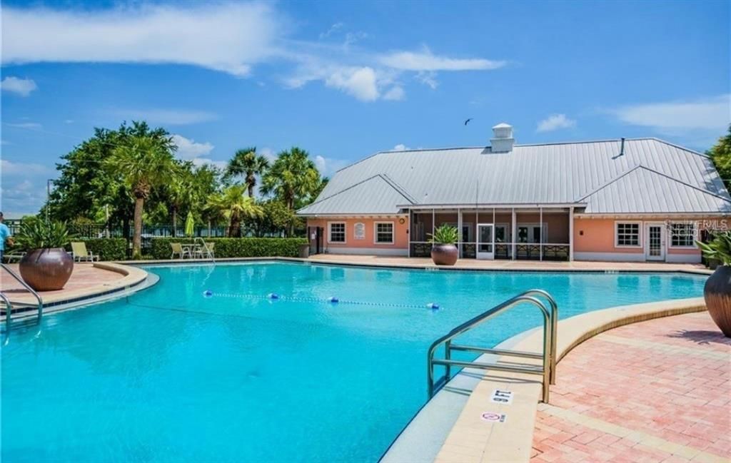 For Rent: $2,050 (2 beds, 1 baths, 720 Square Feet)