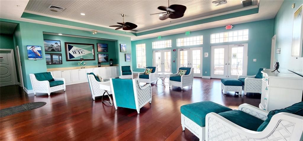 For Rent: $2,050 (2 beds, 1 baths, 720 Square Feet)