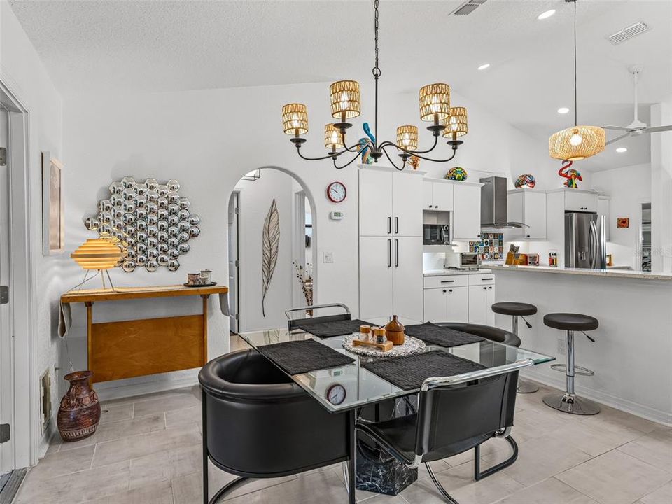 En Venta: $538,000 (3 camas, 3 baños, 2222 Pies cuadrados)