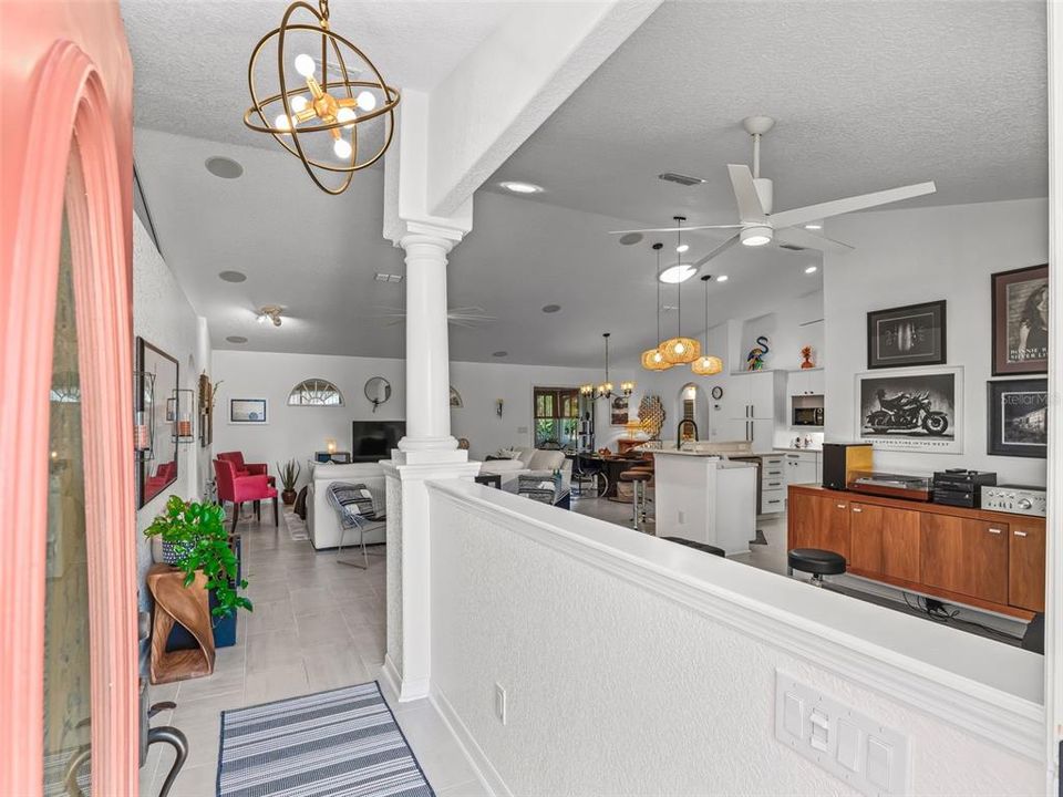 En Venta: $538,000 (3 camas, 3 baños, 2222 Pies cuadrados)