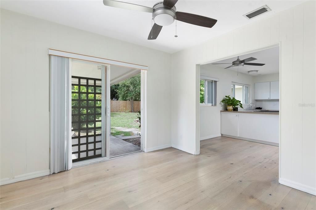 Activo con contrato: $409,900 (2 camas, 2 baños, 1272 Pies cuadrados)