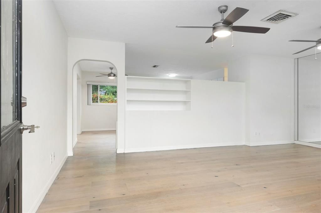 Activo con contrato: $409,900 (2 camas, 2 baños, 1272 Pies cuadrados)