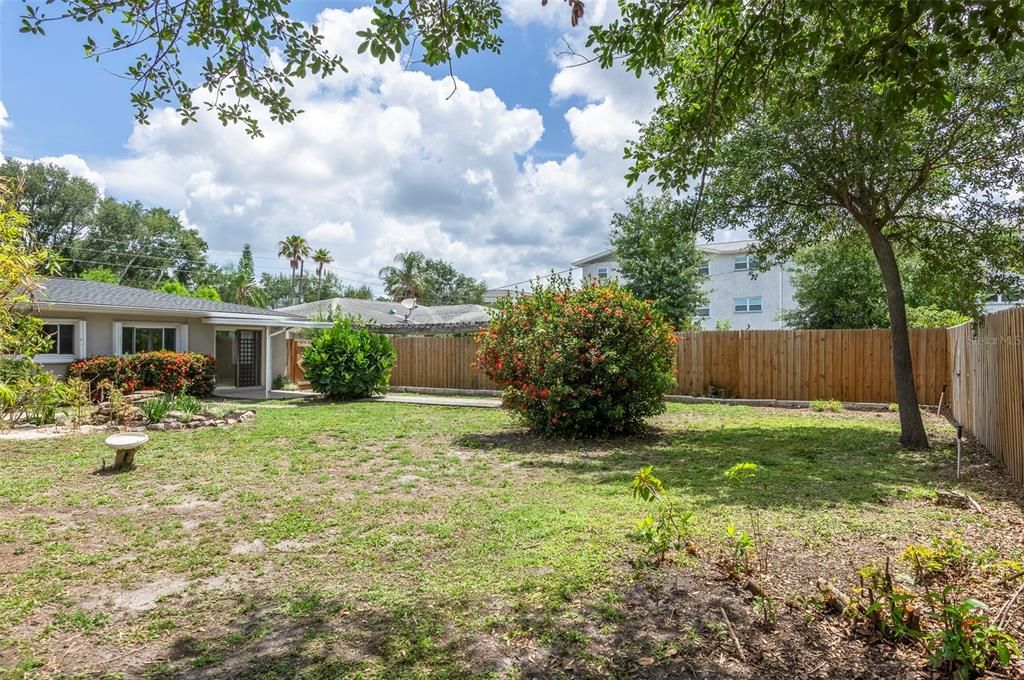 Activo con contrato: $409,900 (2 camas, 2 baños, 1272 Pies cuadrados)
