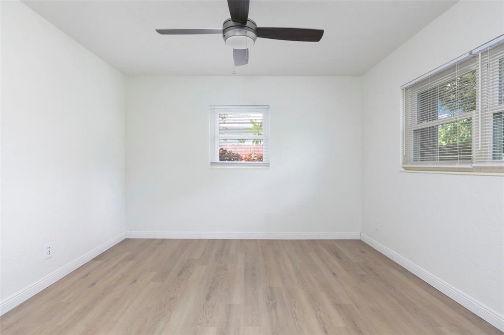 Activo con contrato: $409,900 (2 camas, 2 baños, 1272 Pies cuadrados)