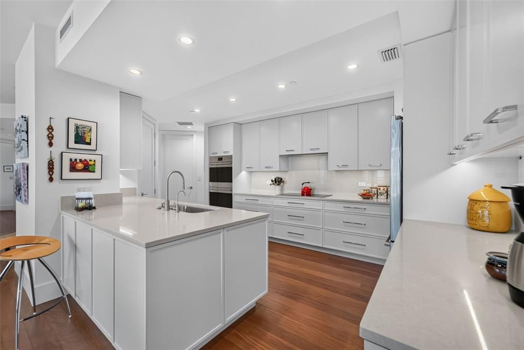 For Sale: $2,650,000 (3 beds, 3 baths, 2985 Square Feet)