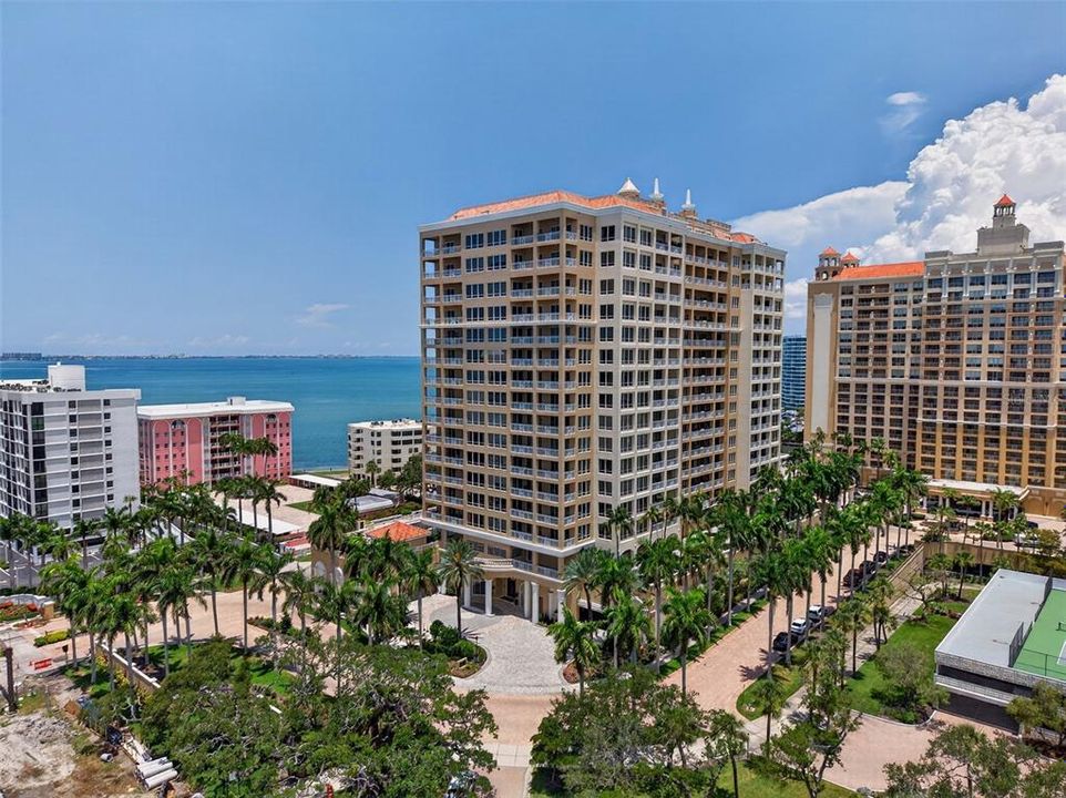 For Sale: $2,650,000 (3 beds, 3 baths, 2985 Square Feet)